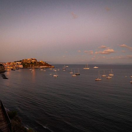 Hotel Fuorimare Dimora Storica Procida Esterno foto