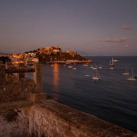 Hotel Fuorimare Dimora Storica Procida Esterno foto